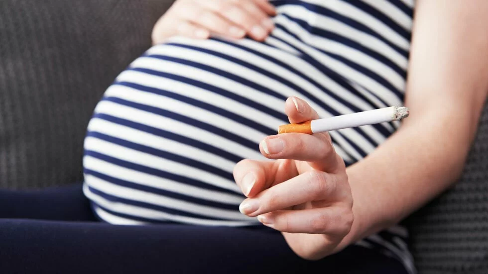 Faut-il payer les femmes enceintes pour ne plus fumer?